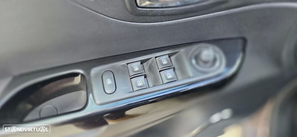 Renault Captur (ENERGY) TCe 90 INTENS - 9