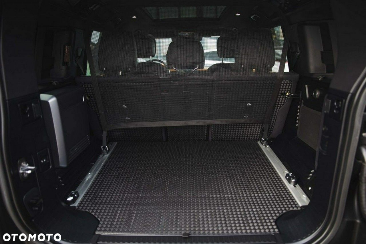 Land Rover Defender - 37