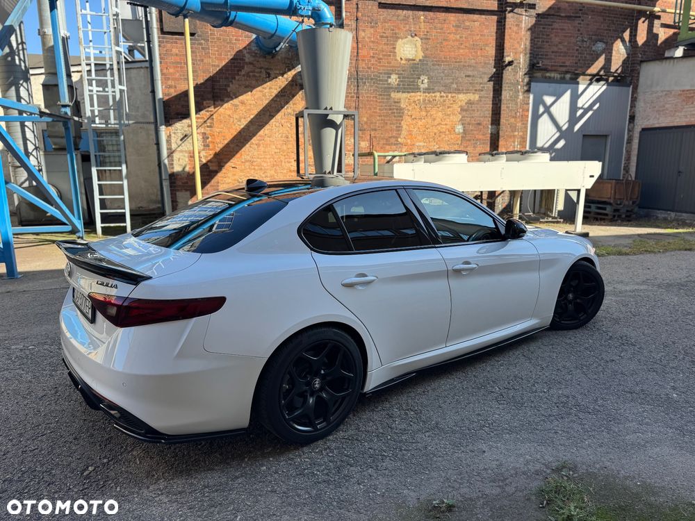 Alfa Romeo Giulia - 14