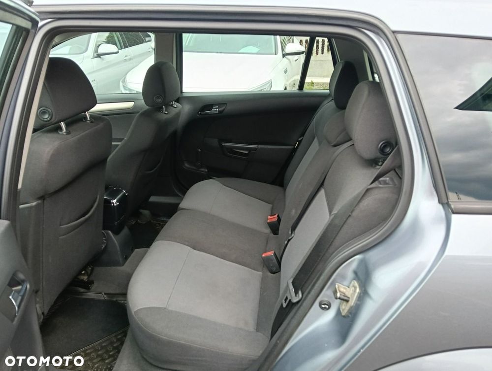 Opel Astra 1.9 CDTI Cosmo - 11