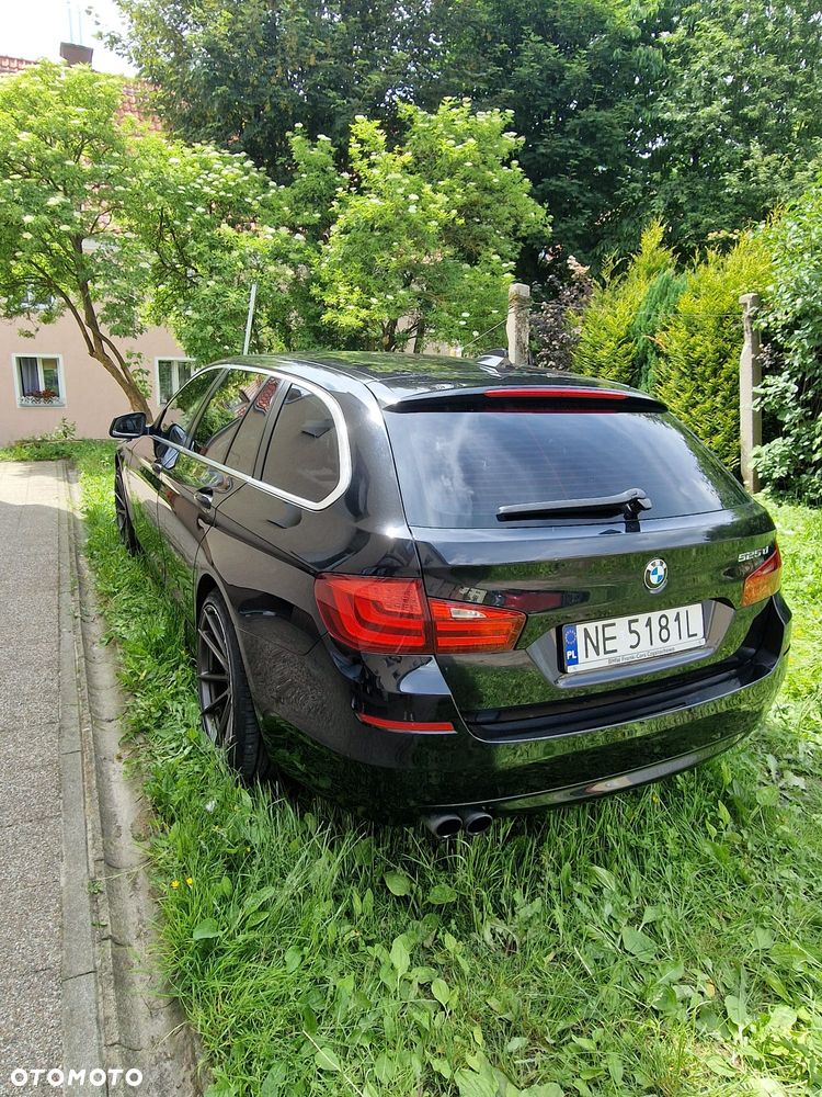 BMW Seria 5 525d xDrive - 3