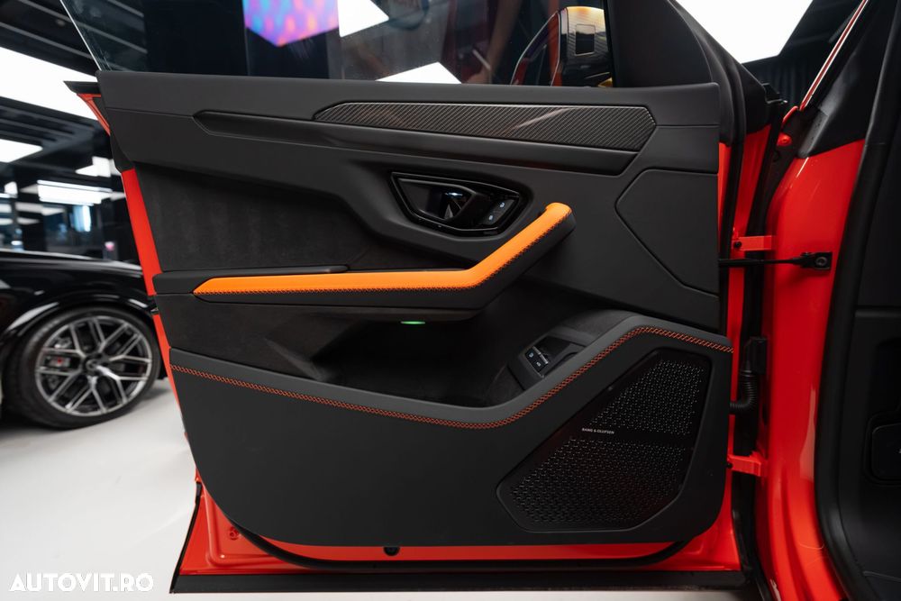 Lamborghini URUS - 11