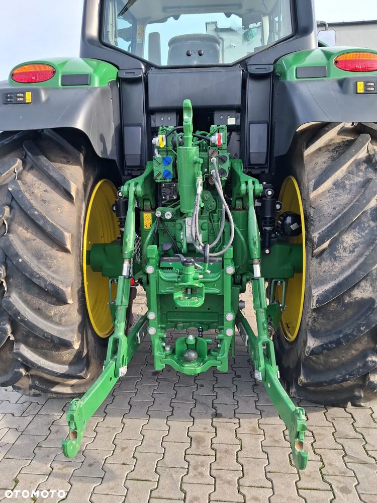 John Deere 6M 220 - 7