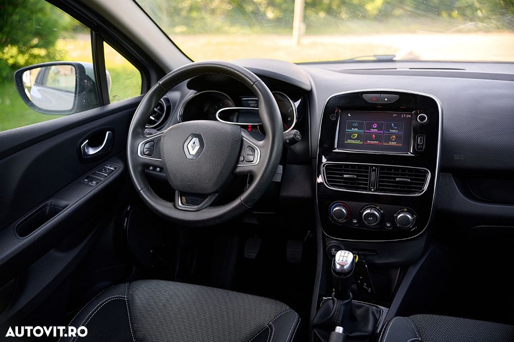 Renault Clio - 23