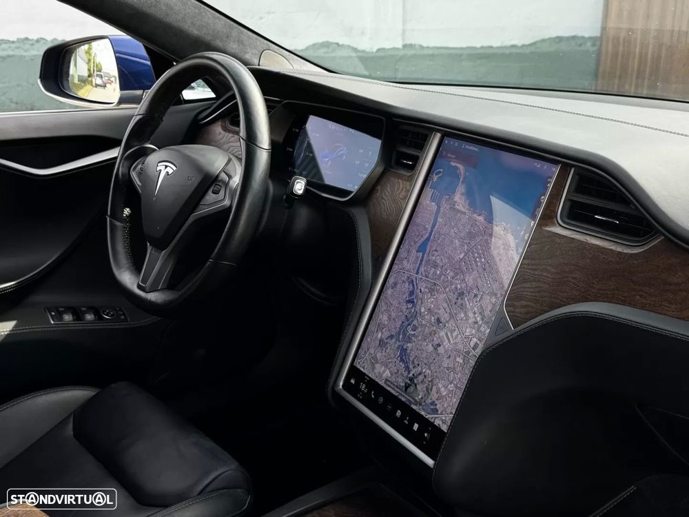 Tesla Model S - 23