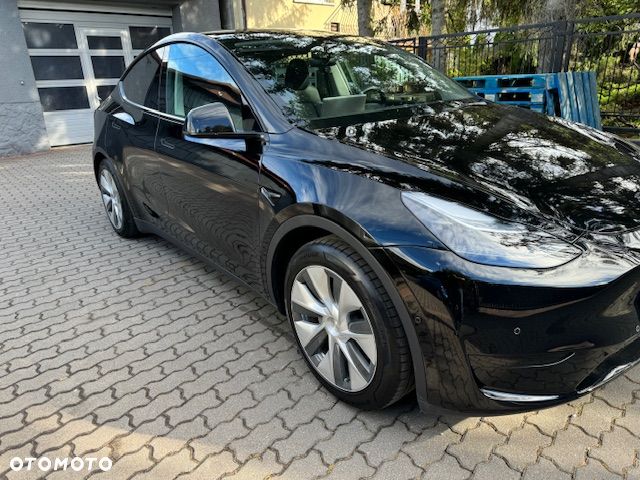 Tesla Y - 15