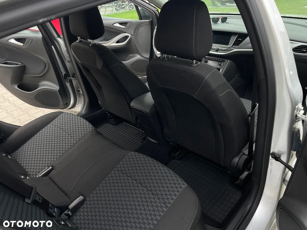 Opel Astra 1.2 T Business Edition S&S - 8
