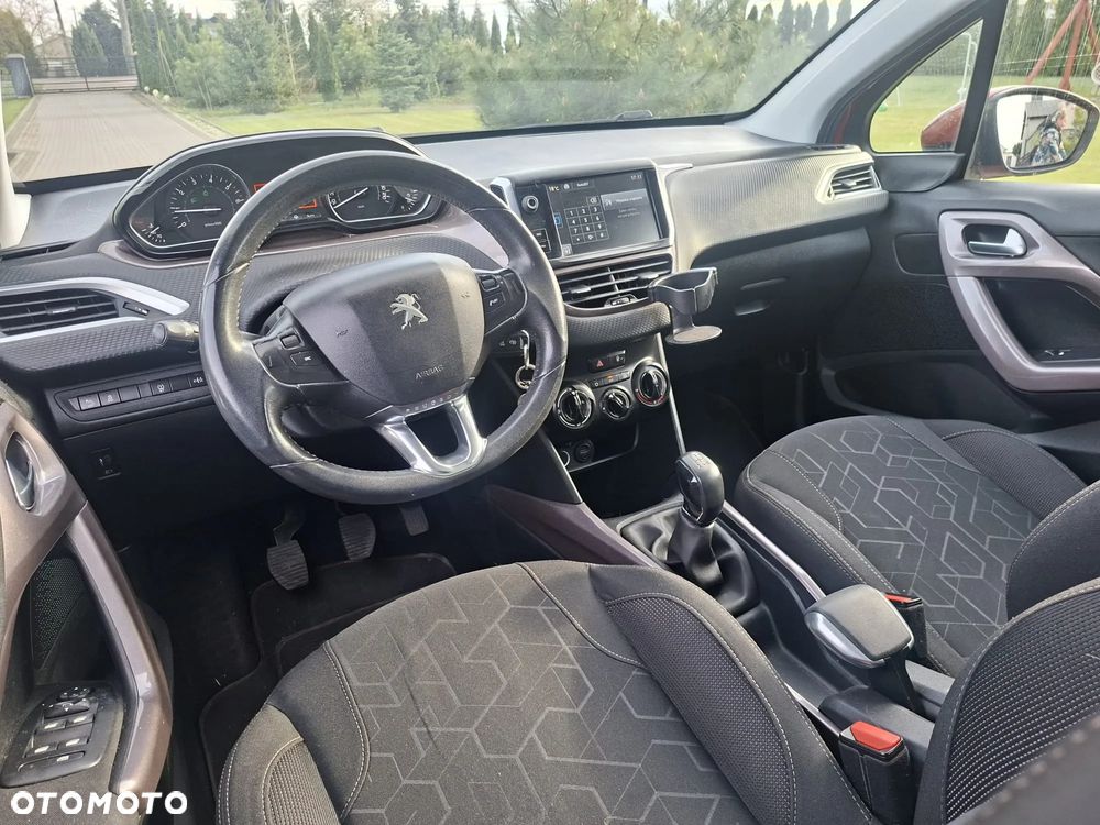 Peugeot 2008 1.2 Pure Tech Style - 4