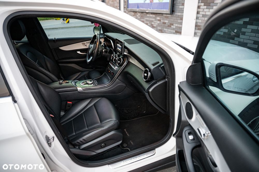 Mercedes-Benz GLC - 30