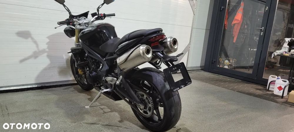 Triumph Street Triple - 28
