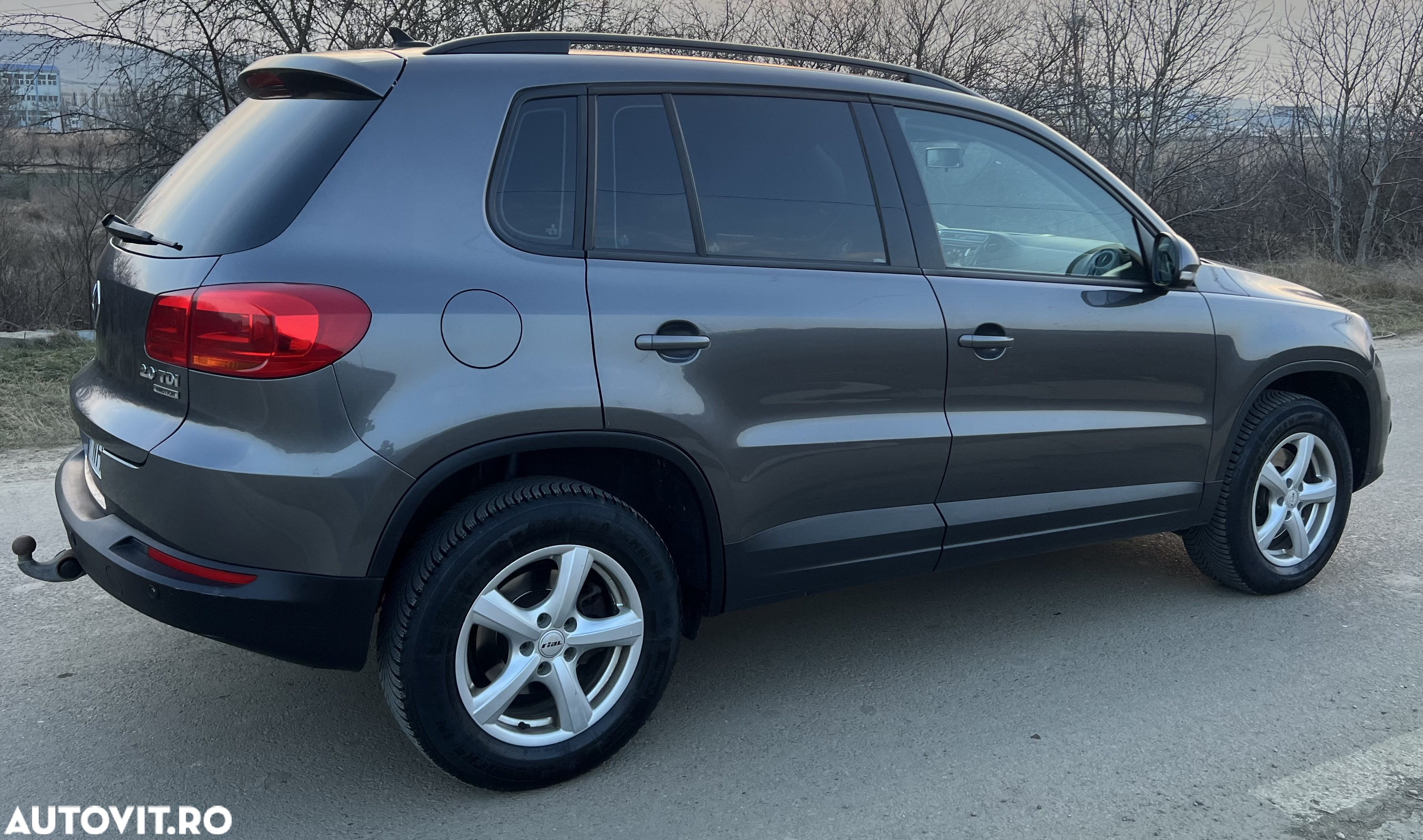 Volkswagen Tiguan 2.0 TDI 4Motion DSG Sport & Style - 6