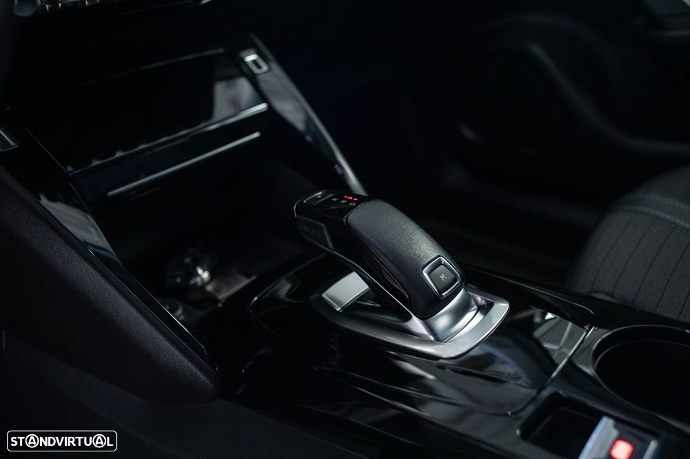 Peugeot 2008 1.2 PureTech Allure Pack EAT8 - 13