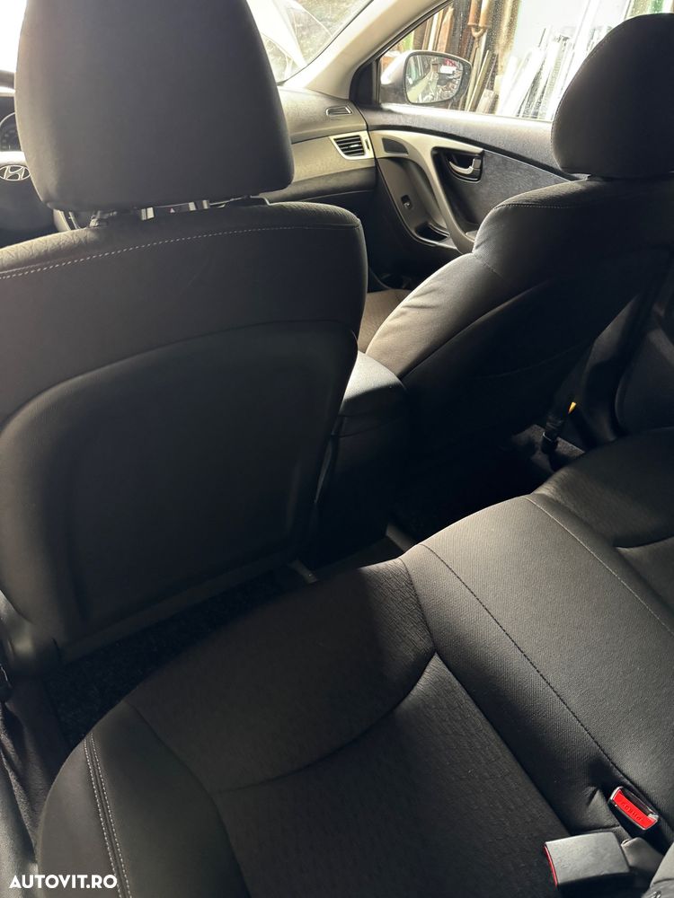 Hyundai Elantra 1.6 MPi Exclusive - 16