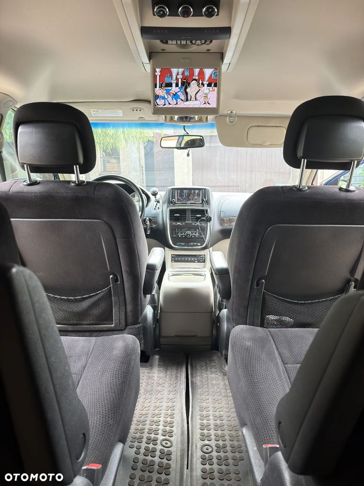 Dodge Grand Caravan - 12