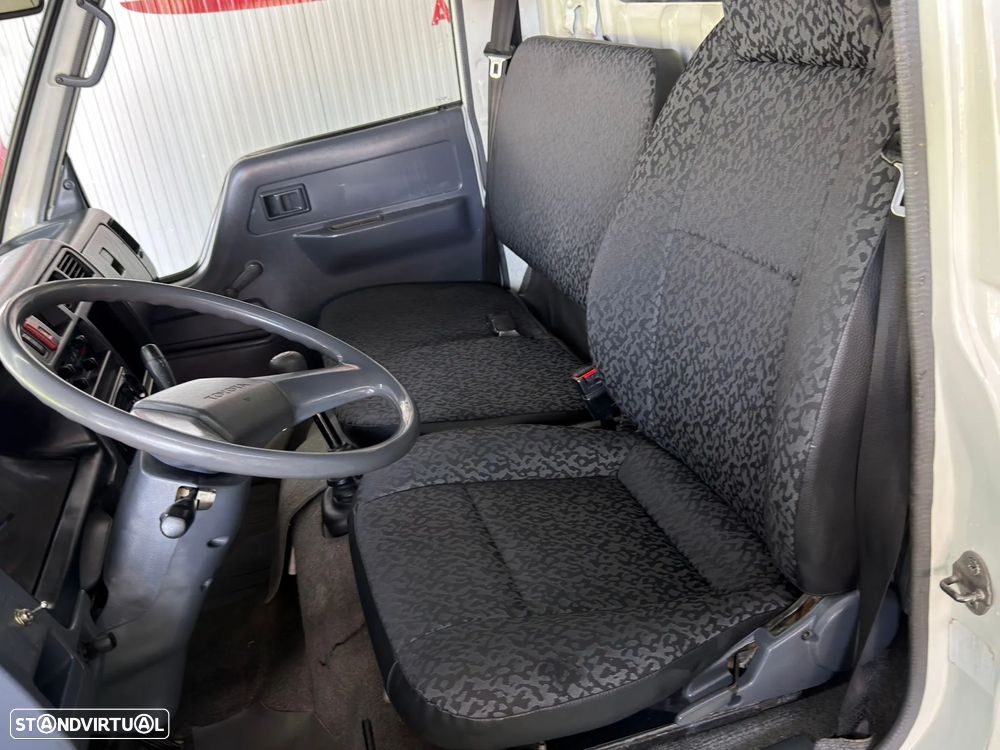 Toyota DYNA 150 - 10