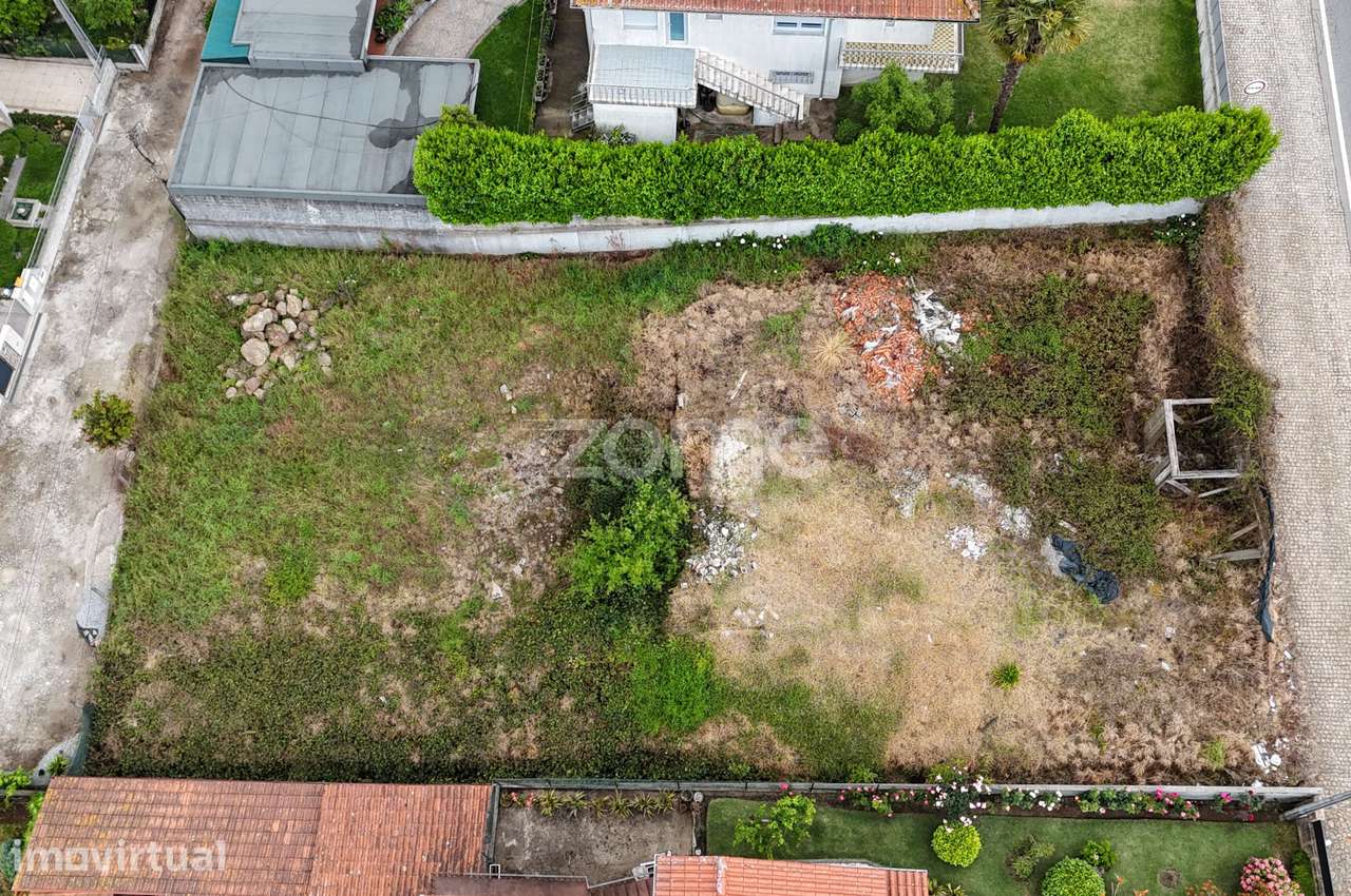 Terreno em Vila Nova de Famalicão com 790m2 - Grande imagem: 2/19