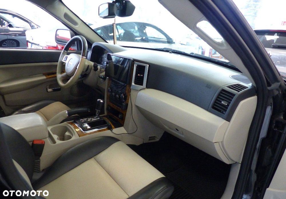Jeep Grand Cherokee - 9