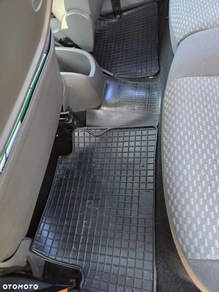 Ford Focus C-Max 2004 photo 5