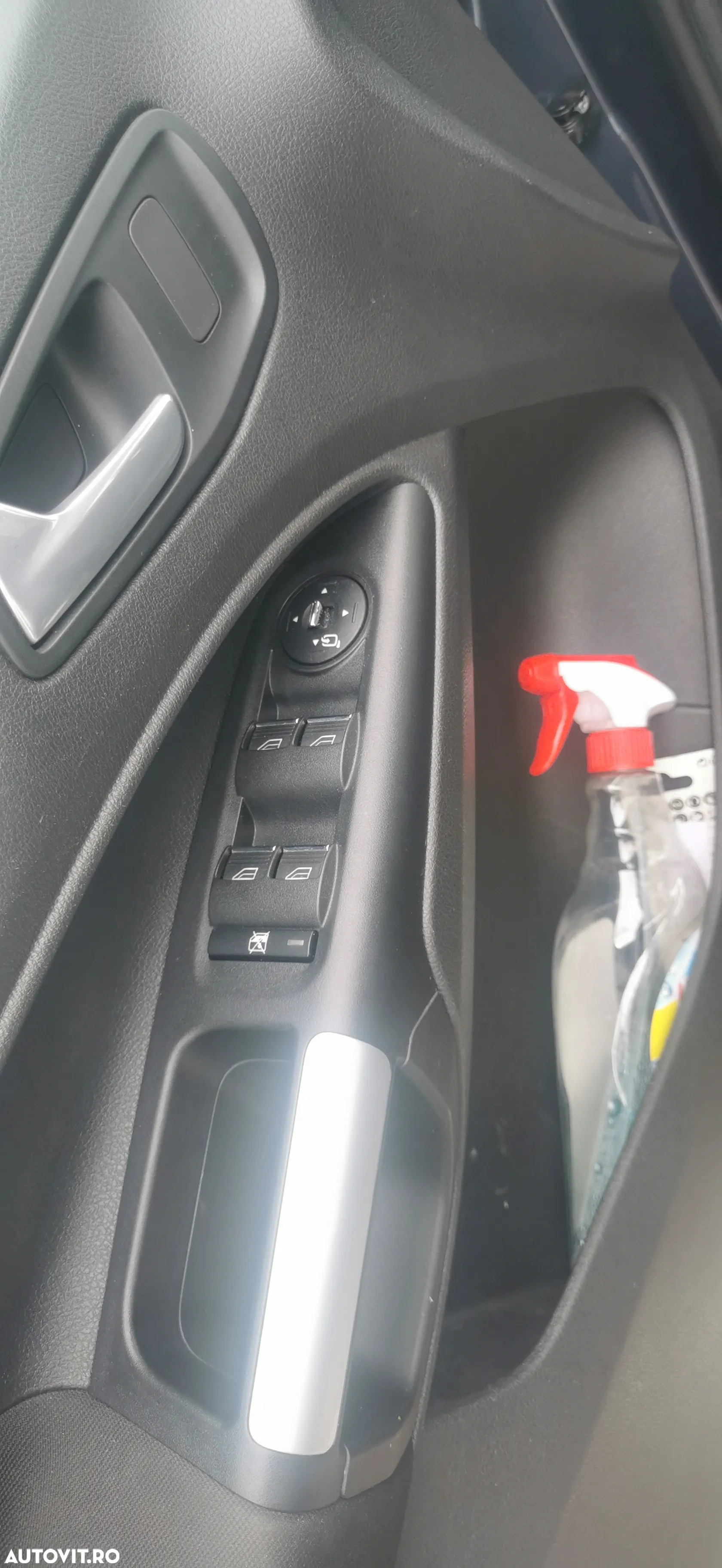 Ford Tourneo Connect 1.0 EcoBoost SWB (L1) Titanium - 10