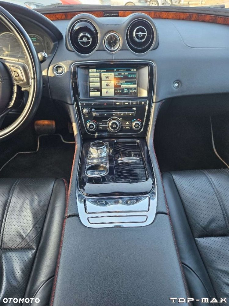 Jaguar XJ - 23