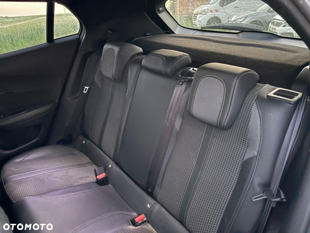 Peugeot 2008 PureTech 130 GT - 12