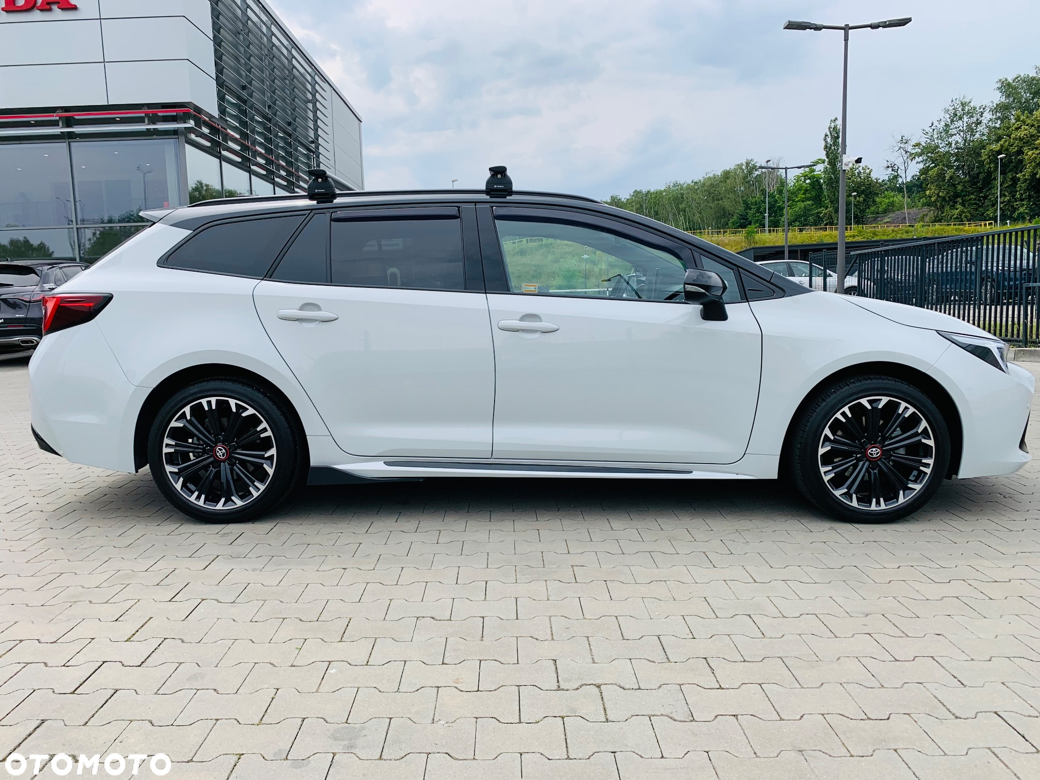 Toyota Corolla 1.8 Hybrid GR Sport Dynamic - 4