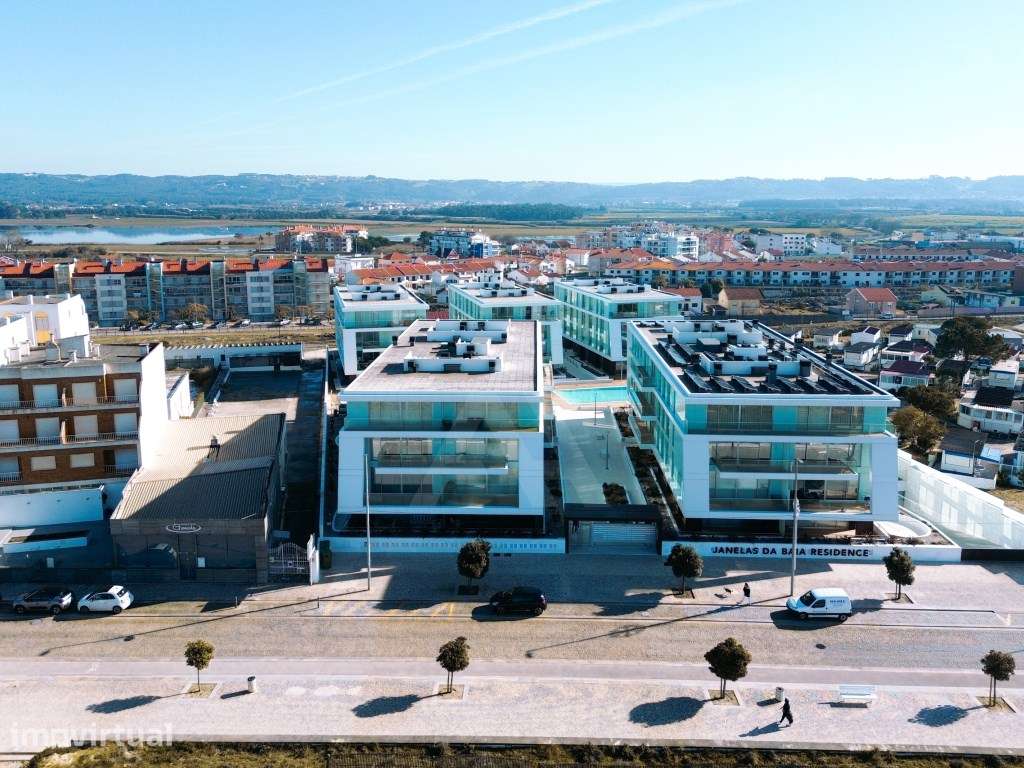 Apartamento T1 com varanda em São Martinho do Porto - Grande imagem: 3/36