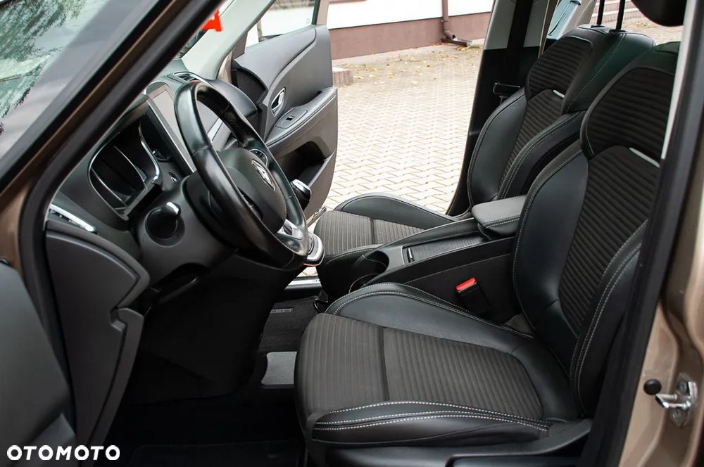 Renault Scenic ENERGY TCe 130 INITIALE PARIS - 24