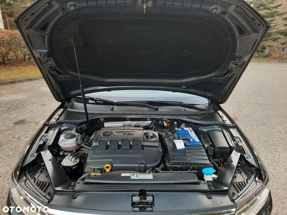 Volkswagen Passat - 37