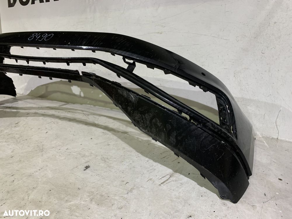 Bara fata VW Passat, B8, facelift, Highline, 2019, 2020, 2021, 2022, 2023, cod origine OE 3G0807221F, cu gauri pentru senzori de parcare (4). Are o minifisura in partea dreapta jos, nu se vede daca este cromul clipsat. - 5