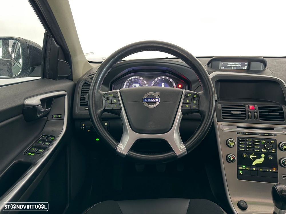 Volvo XC 60 2.0 D3 Drive Momentum - 19