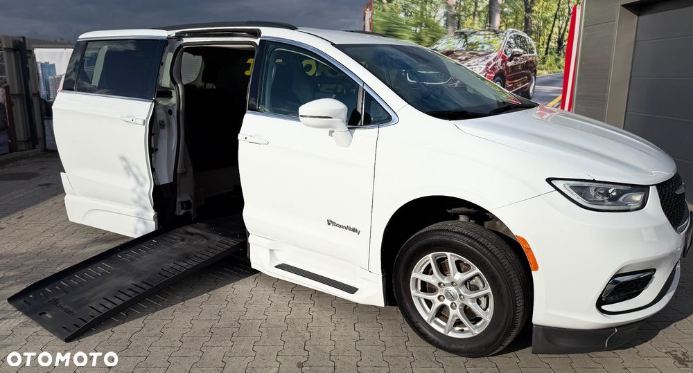 Chrysler Pacifica - 15