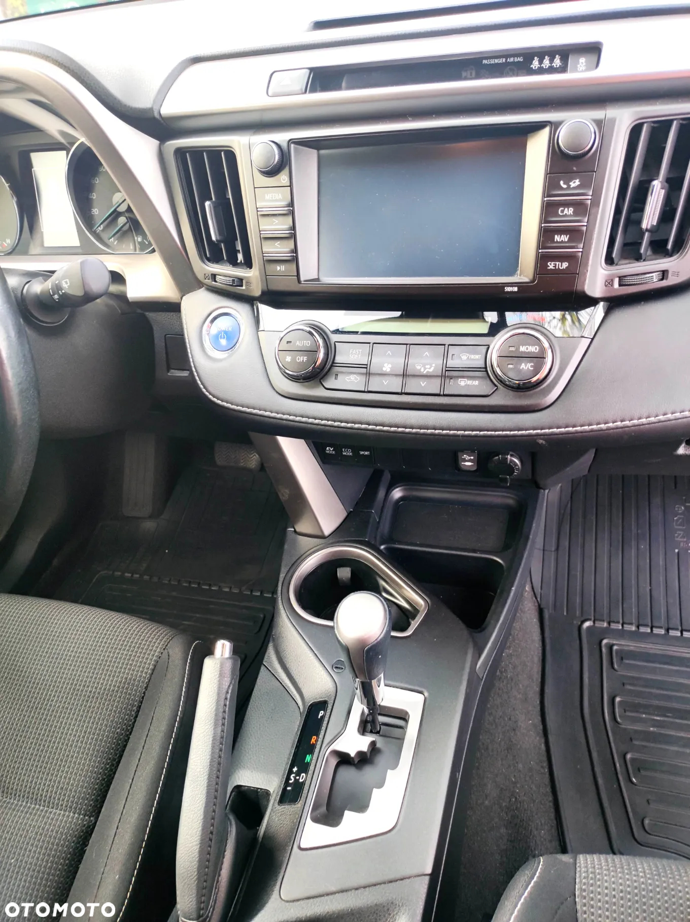 Toyota RAV4 Hybrid Premium 4x2 - 11