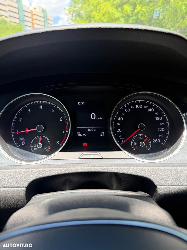 Volkswagen Golf - 12