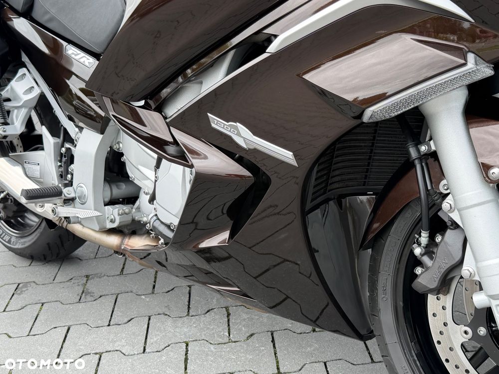 Yamaha FJR - 17