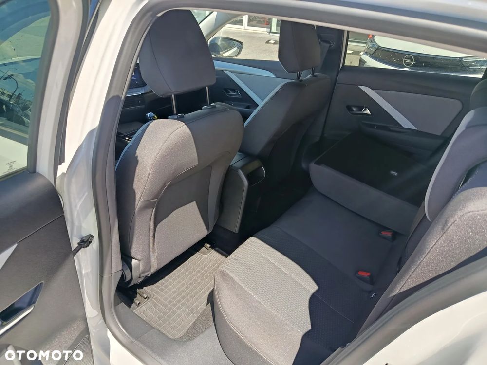 Opel Astra 1.2 T Business Edition S&S - 12