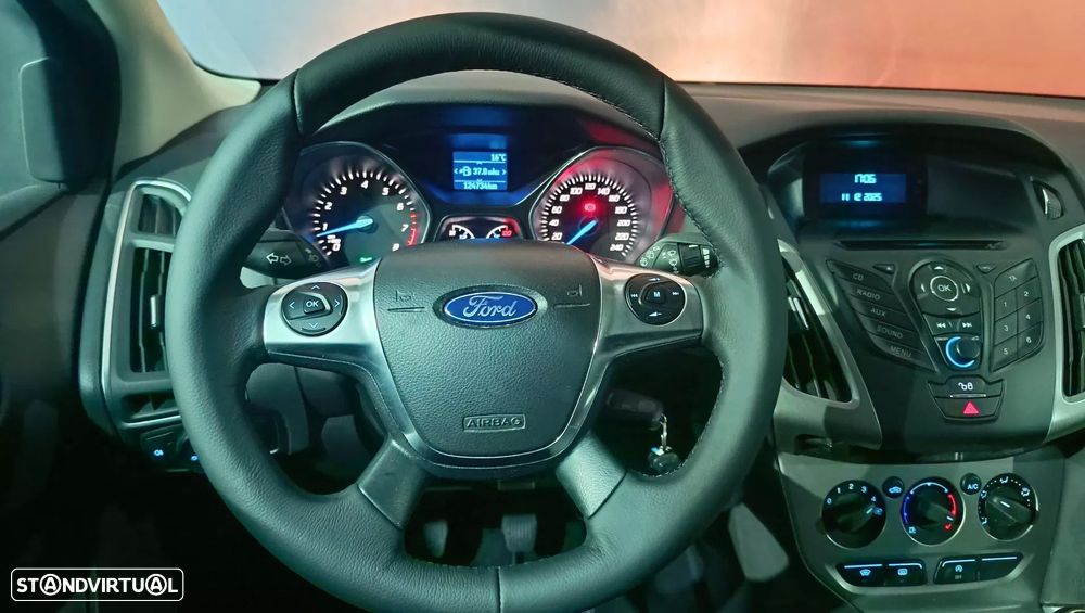 Ford Focus 1.0 EcoBoost Business - 23