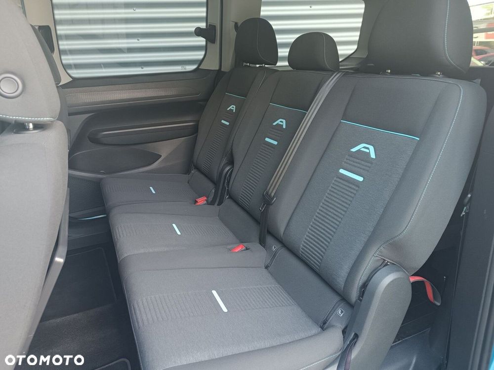 Ford Tourneo Connect Grand - 35