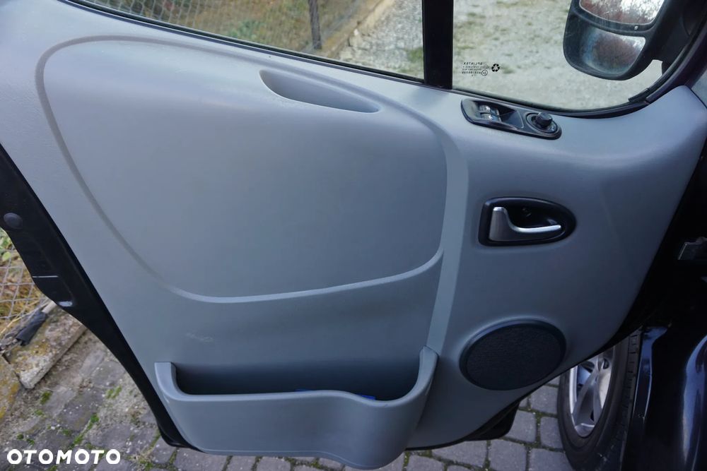 Renault Trafic 2.0 dCi 115 Grand Passenger Expression - 18