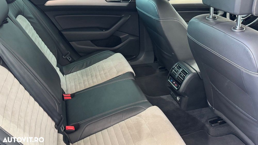 Volkswagen Passat 2.0 TDI DSG Highline - 18