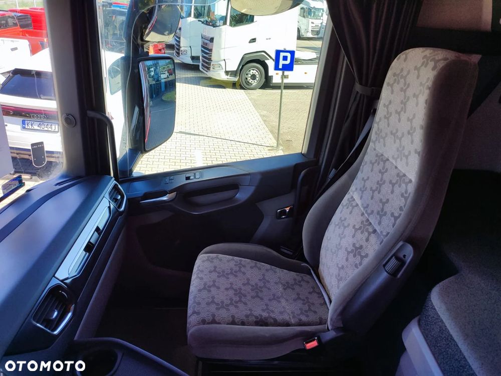 Scania R530 / STANDARD / V8 - 19