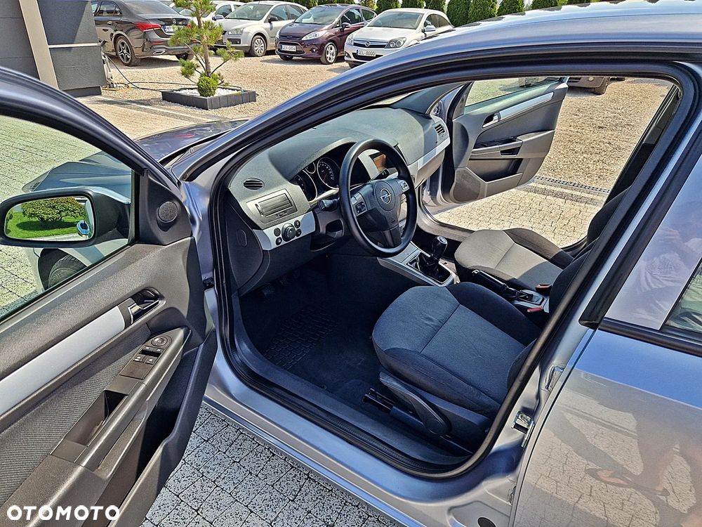 Opel Astra 1.6 Essentia - 14