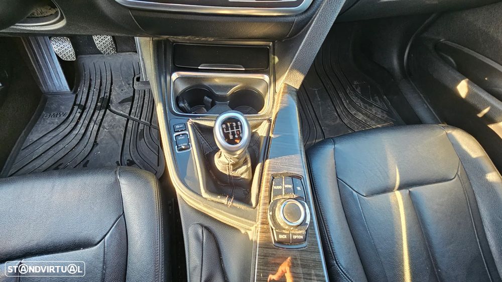 BMW 320 d Sport - 18