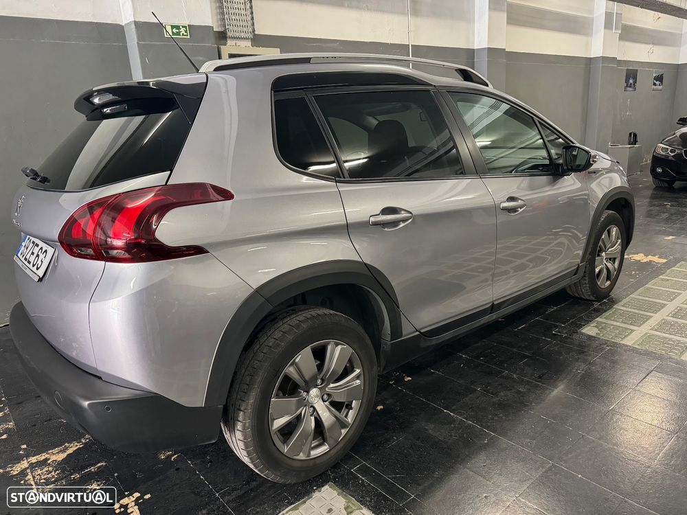 Peugeot 2008 1.5 BlueHDi Signature - 4