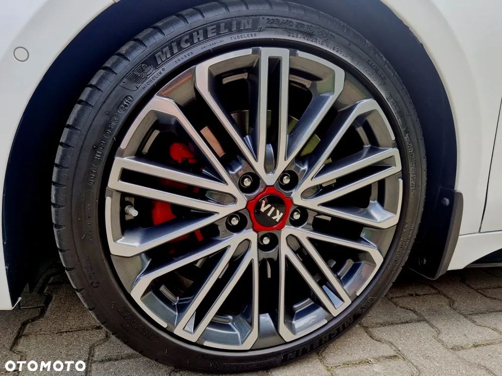 Kia ProCeed 1.6 T-GDI GT DCT - 12
