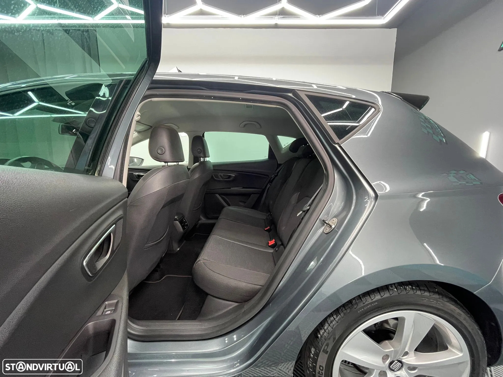 SEAT Leon 2.0 TDI FR S/S - 9
