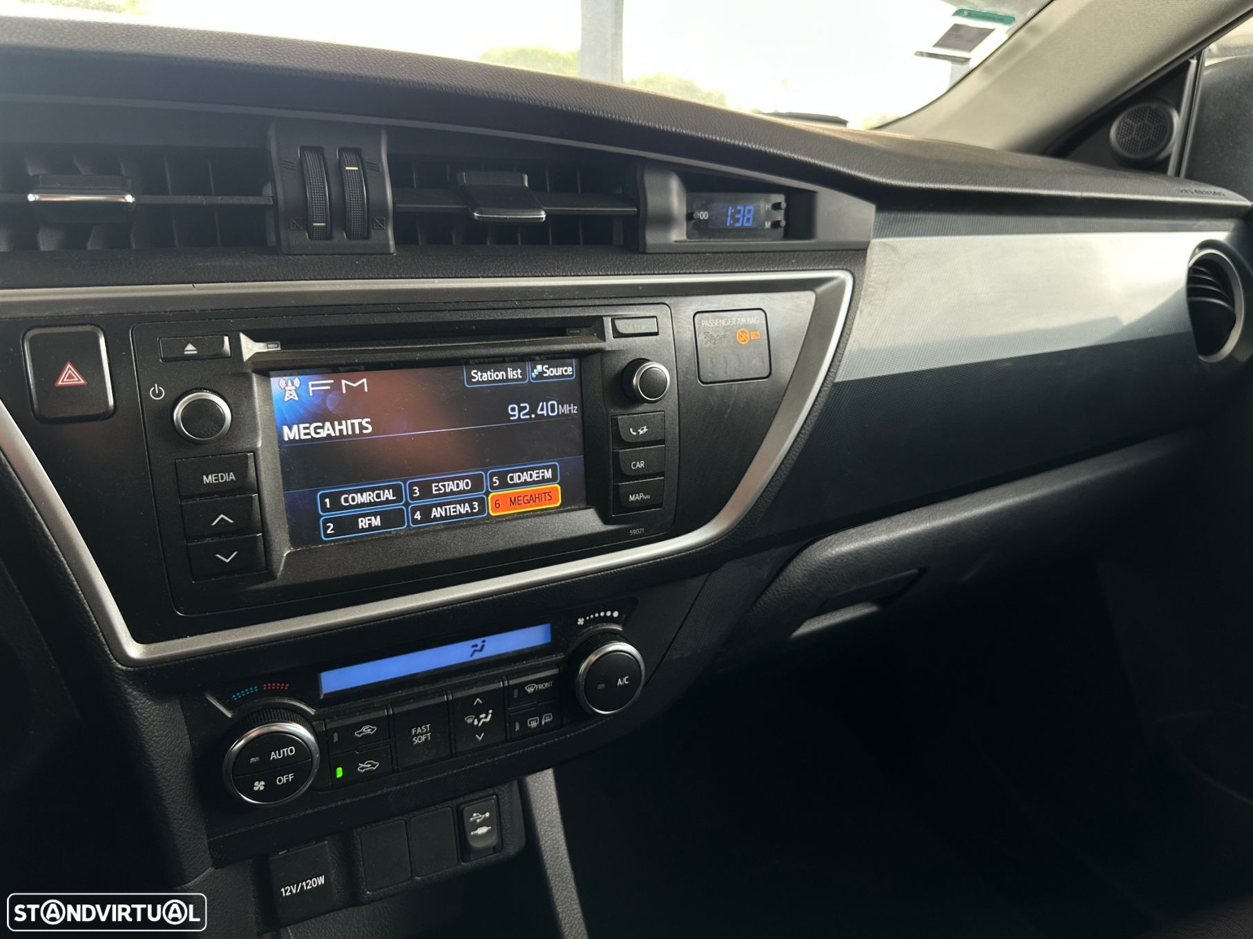 Toyota Auris Touring Sports 1.4 D-4D Comfort - 11