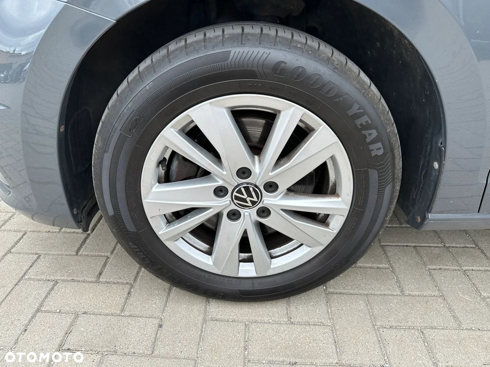 Volkswagen Touran - 30