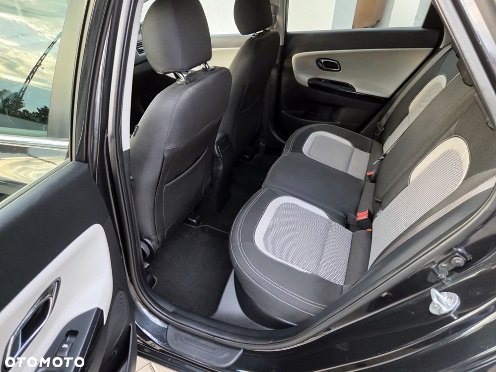 Kia Ceed 1.6 GDI Dream Team Edition - 28