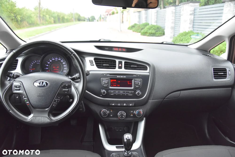 Kia Ceed 1.4 CVVT - 24